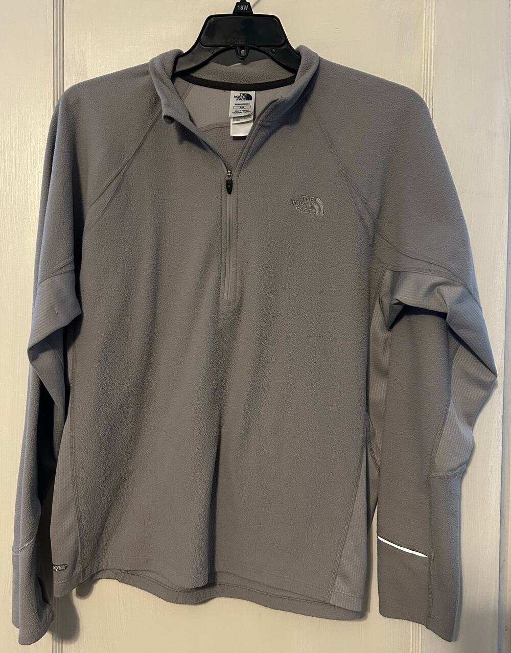 The North Face men’s gray vapor wick quarter zip fleece hiking outdoors Large